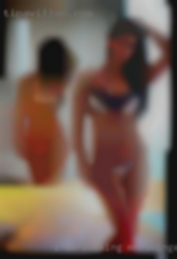 I am looking for hot MN swingers slim body women.